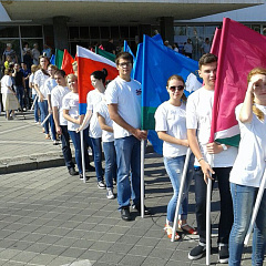 Волонтеры нашего вуза помогли проведению Дня флага