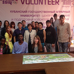 Волонтеры и иностранные студенты – одна дружная компания!