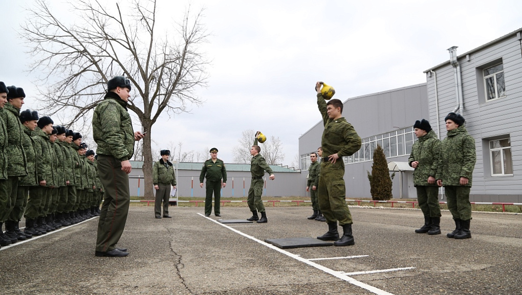 Соревнования студентов учебного военного центра