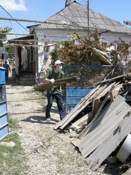 Студенты КубГАУ помогают крымчанам без выходных