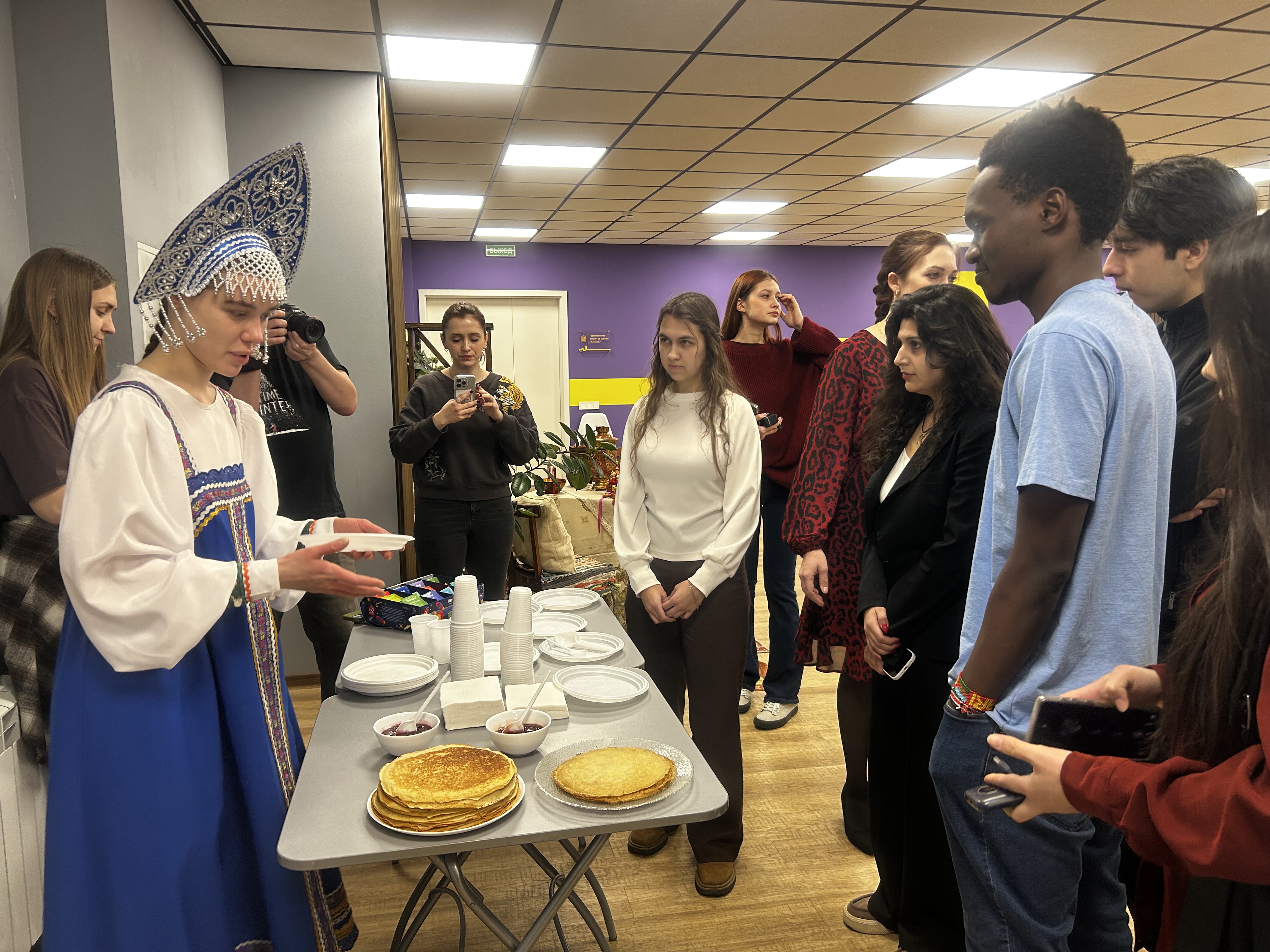 Иностранные студенты встретили Масленицу 