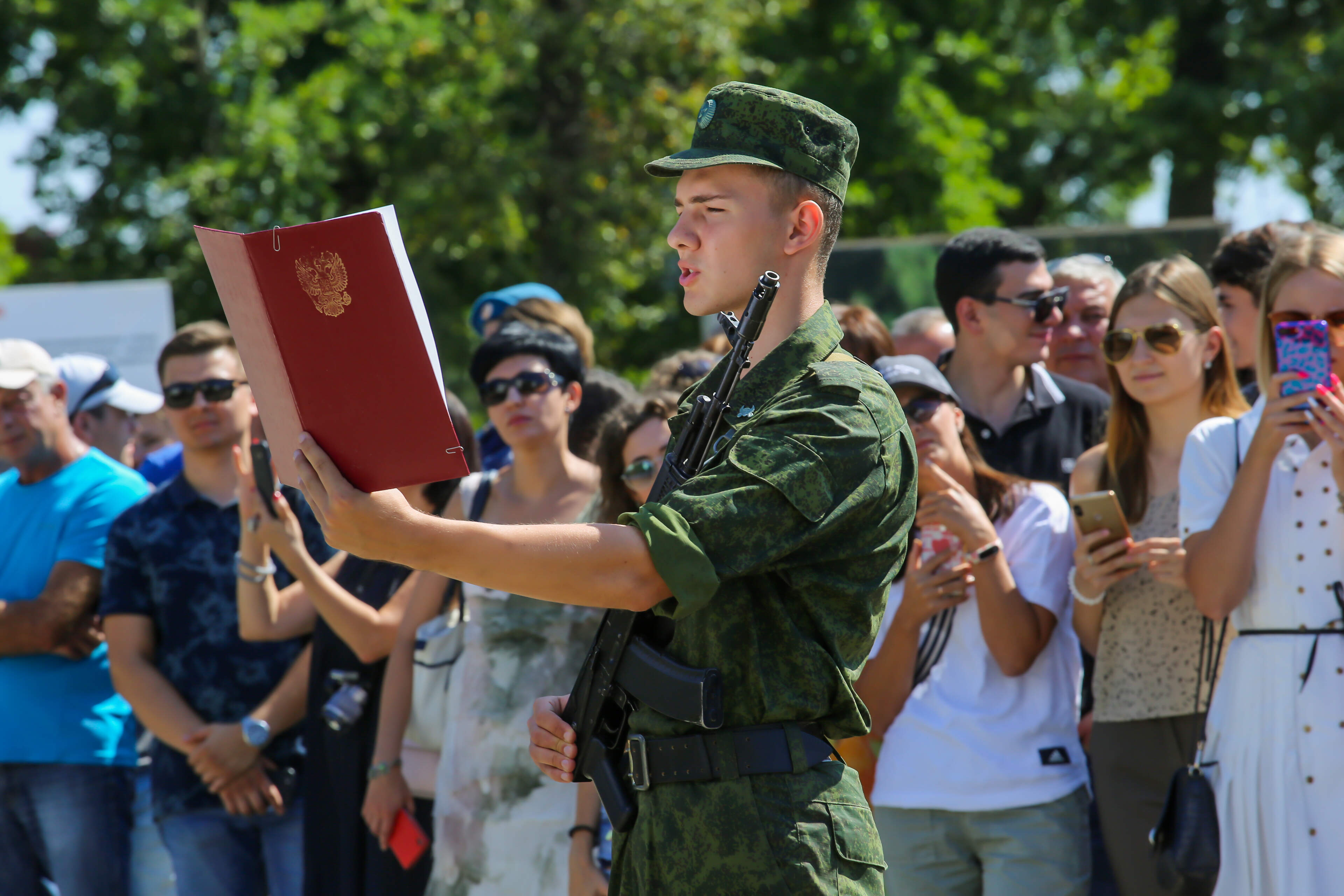 Курсанты военного института дали присягу