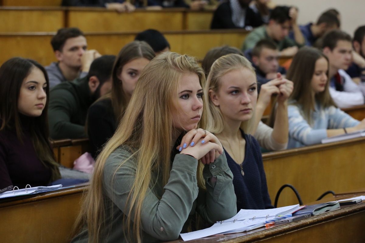 Вспоминая трудные годы войны