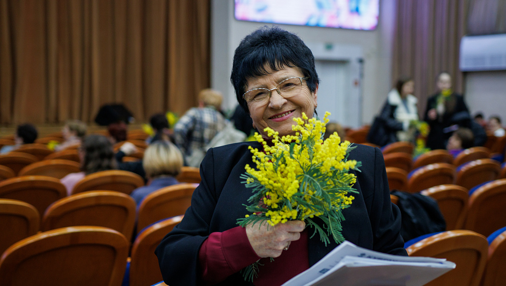 В КубГАУ поздравили женщин с Международным женским днём