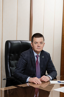 Поздравление ректора с 80-летием Победы