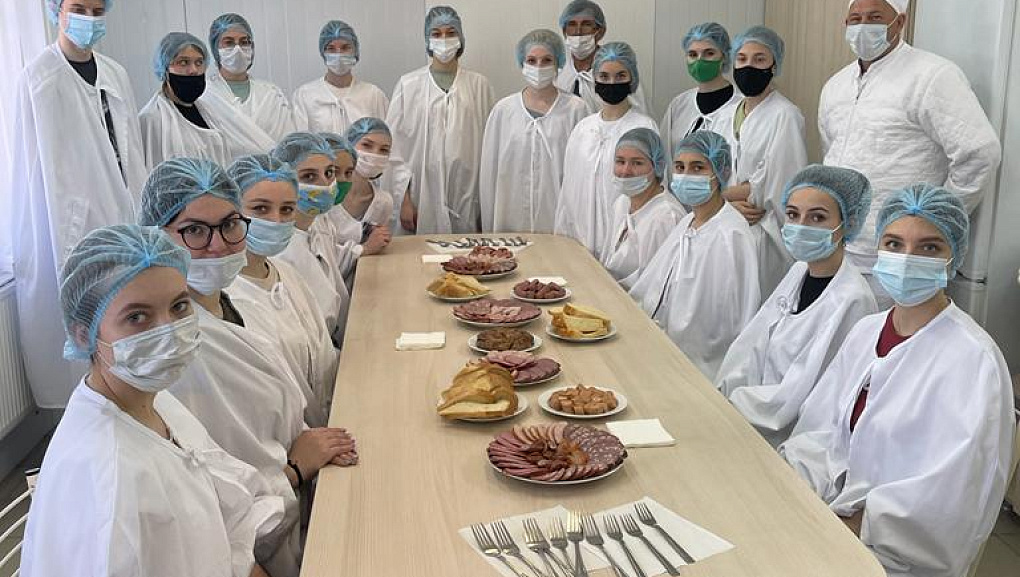 Студенты факультета ветеринарной медицины посетили мясокомбинат АО фирма "Агрокомплекс"