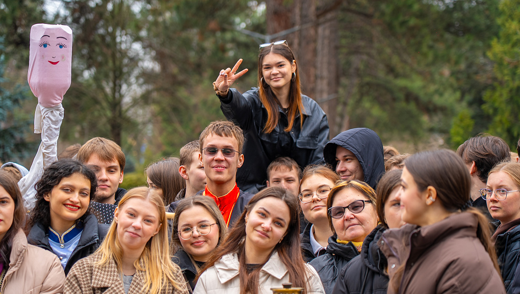 Пахнет солнцем и блинами – нынче Масленица с нами!
