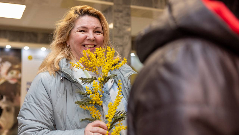 8 марта в КубГАУ: концерт и букеты мимоз для представительниц прекрасного пола!