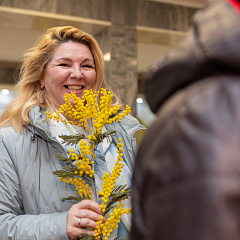 8 марта в КубГАУ: концерт и букеты мимоз для представительниц прекрасного пола!