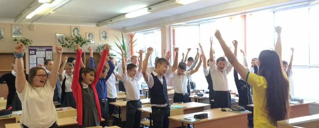 Наши волонтеры провели футбольные уроки в школах Краснодара 
