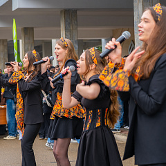 Пахнет солнцем и блинами – нынче Масленица с нами!