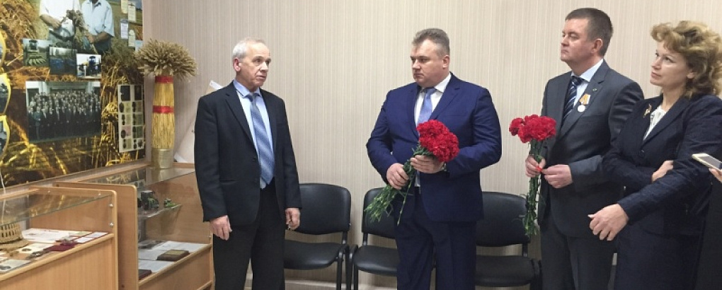 В память о выдающемся человеке
