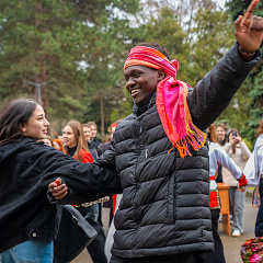 Пахнет солнцем и блинами – нынче Масленица с нами!