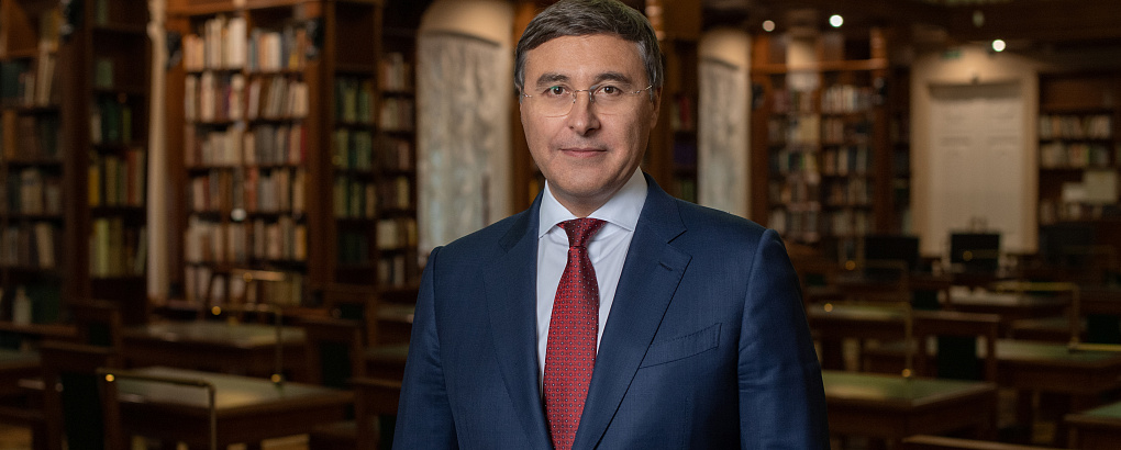 Валерий Фальков поздравляет с Днем преподавателя высшей школы