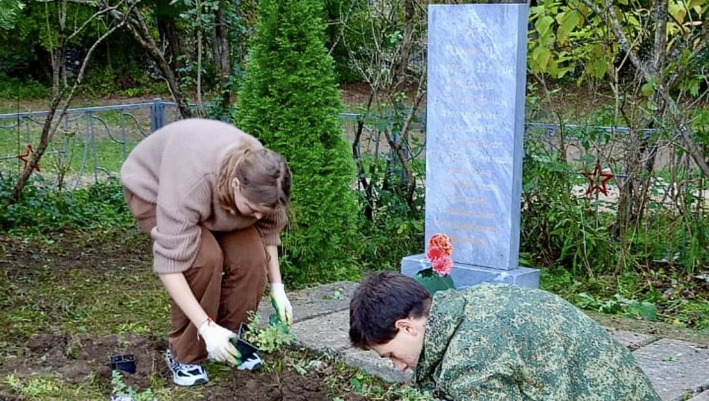 Студенты Кубанского ГАУ восстанавливают мемориал в урочище «Поднависла»