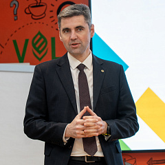 Из аудитории в бизнес