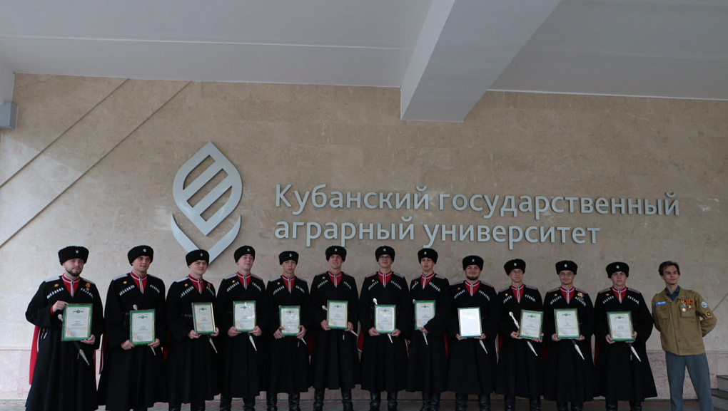 Казачья сотня КубГАУ: студенты-казаки вернулись с Парада Победы и рассказали о своем пути