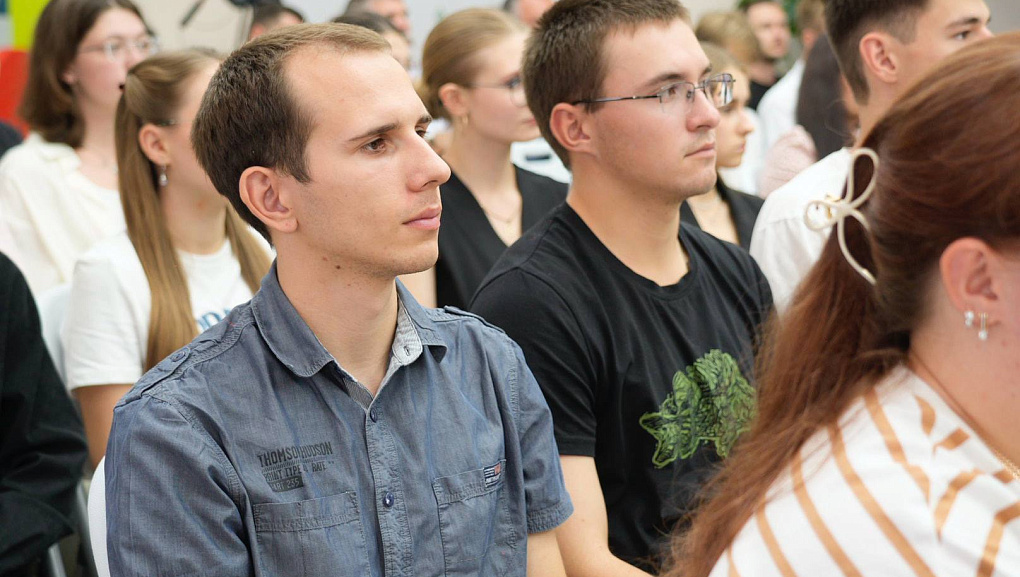 В КубГАУ вручили повышенные стипендии первокурсникам