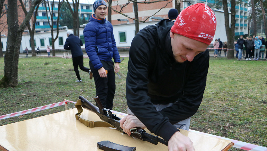 А ну-ка парни!