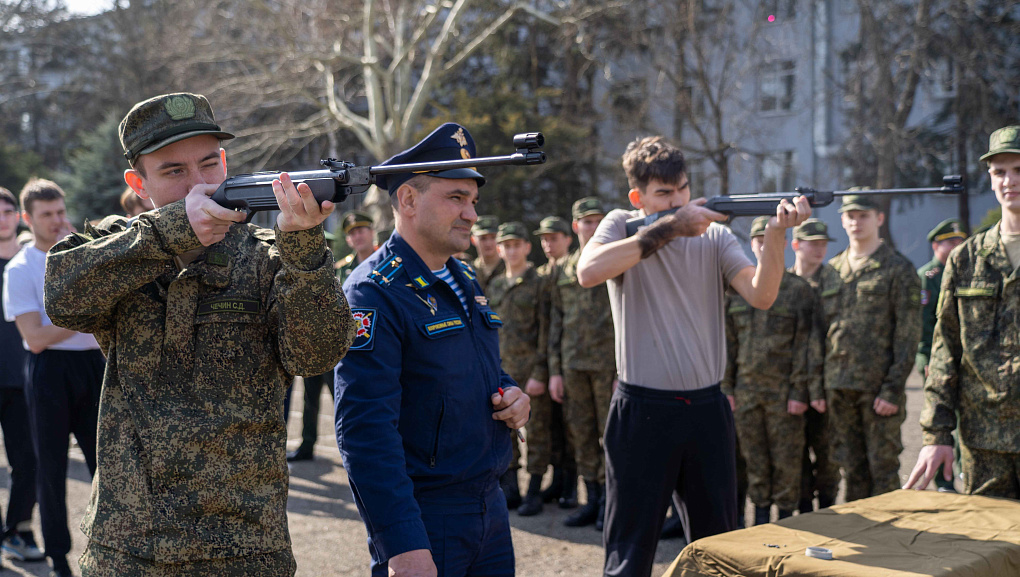 Соревнования «А ну-ка, парни!» в День рождения КубГАУ