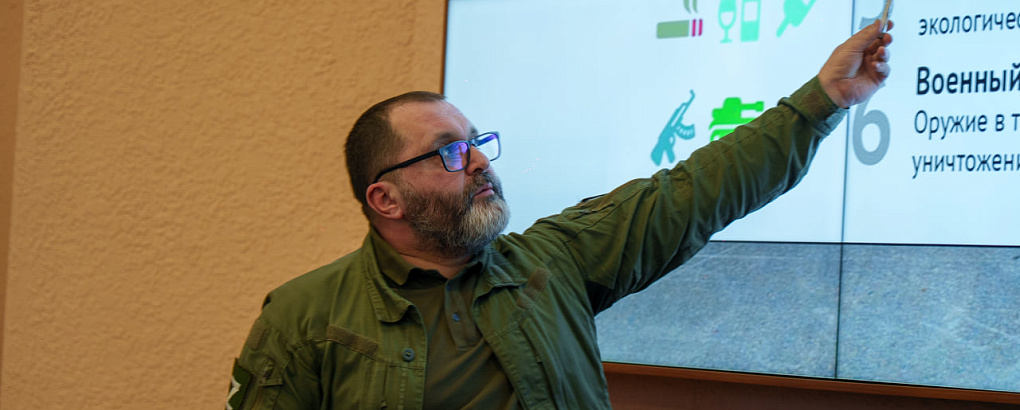 Лекция о мышлении и ответственности с советником главы ДНР Игорем Кимаковским