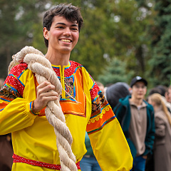 Пахнет солнцем и блинами – нынче Масленица с нами!
