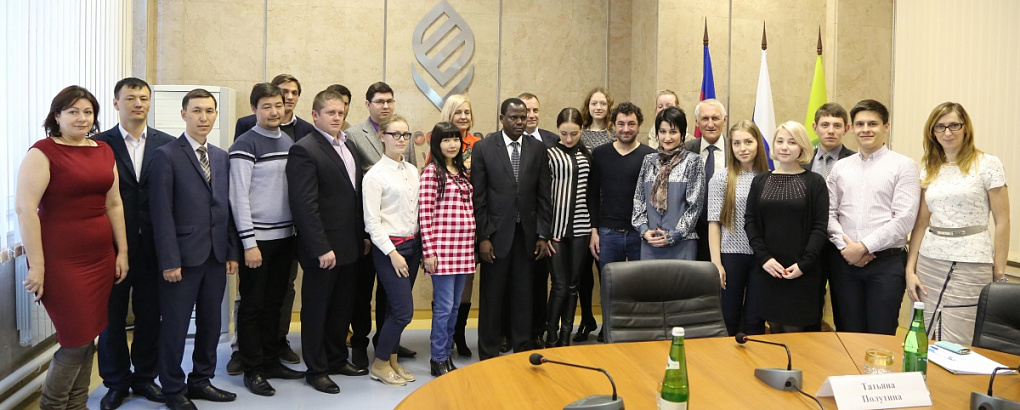 Встреча иностранных стажеров и юных журналистов вуза «Образование без границ»