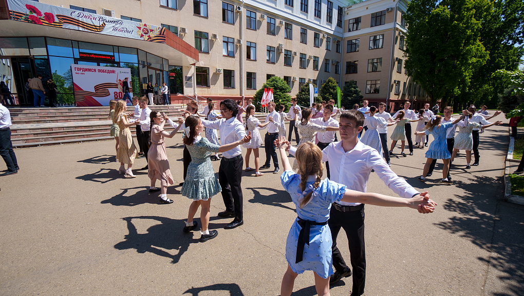 Великая Победа в сердцах поколений