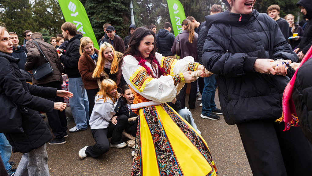 Пахнет солнцем и блинами – нынче Масленица с нами!