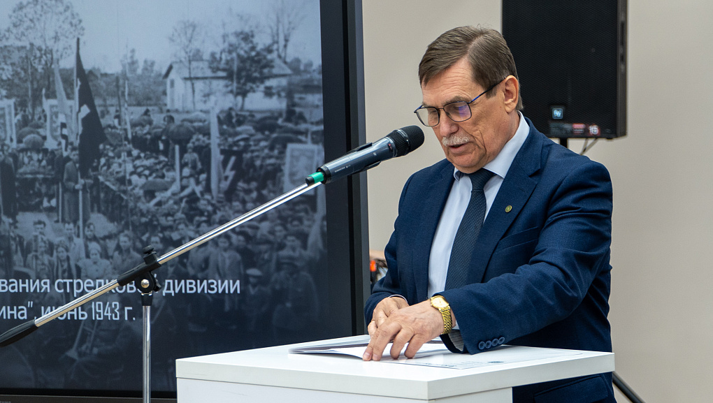 В КУБГАУ открылась патриотическая выставка 