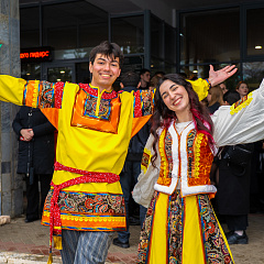 Пахнет солнцем и блинами – нынче Масленица с нами!