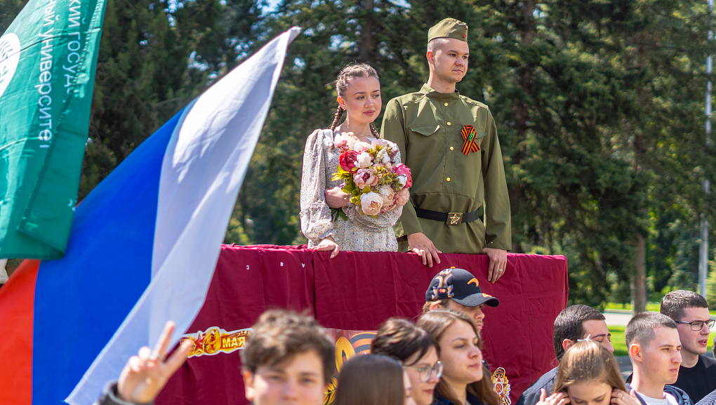 Этот праздник со слезами на глазах...