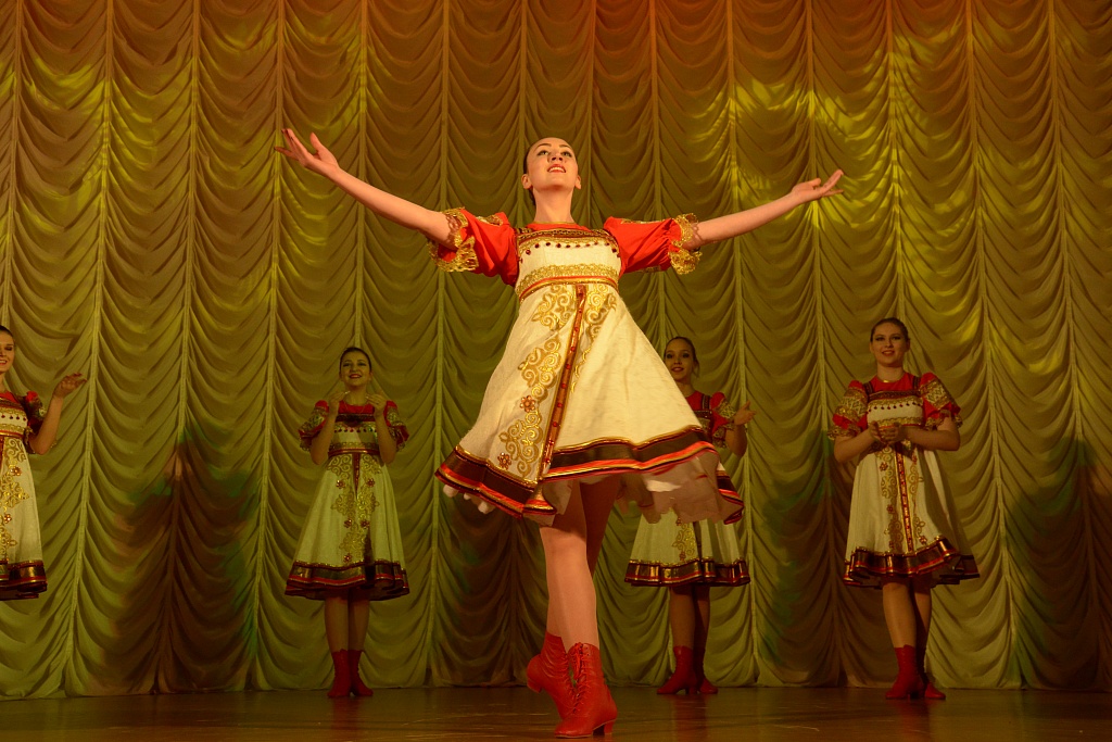 Русские песни для первого танца. Отчетный танец первый класс. Песни для первого танца русские.