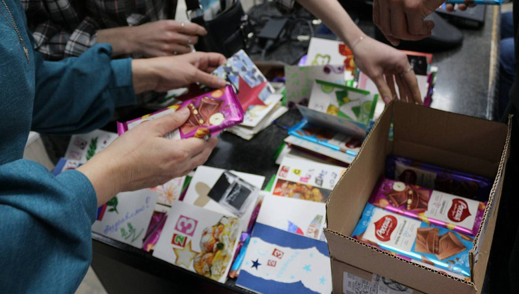 Студенты Кубанского ГАУ поздравили бойцов в военном госпитале с Днём защитника Отечества