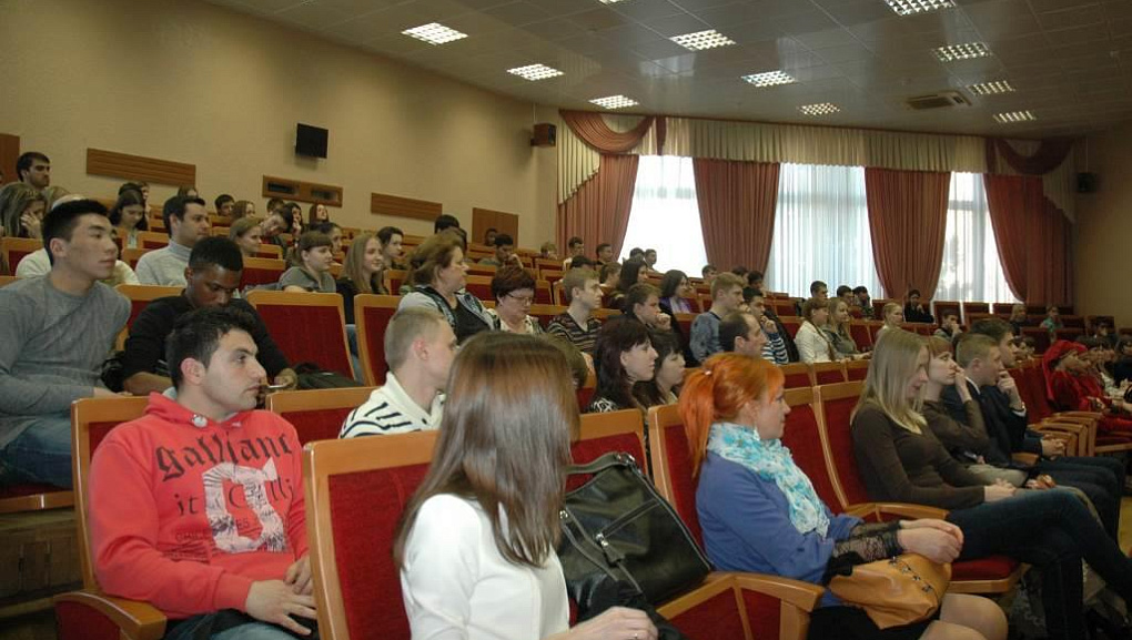 Meeting with foreign students of the university