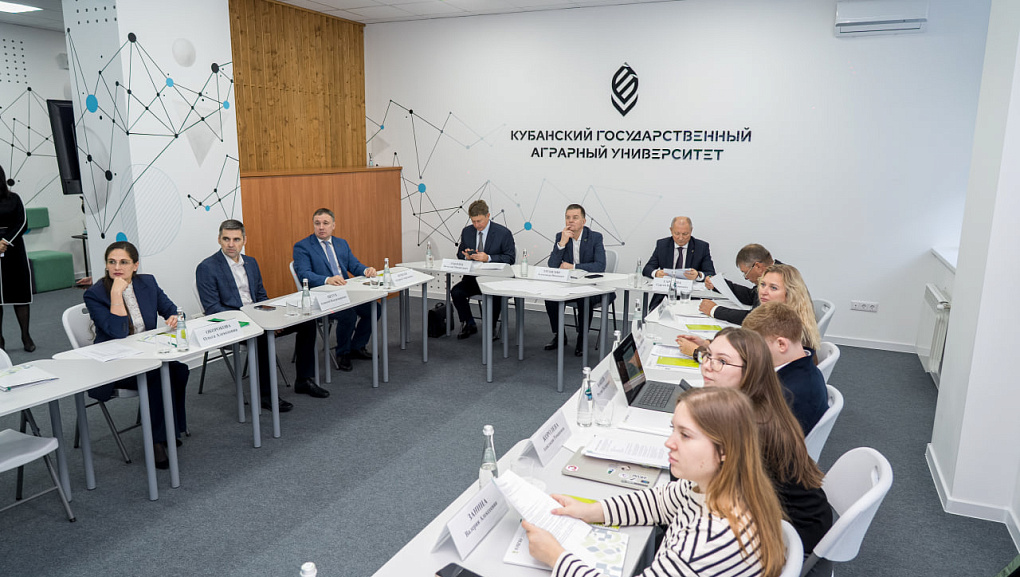 GigaChat обучился в аграрном вузе на 8 факультетах и успешно сдал выпускной экзамен