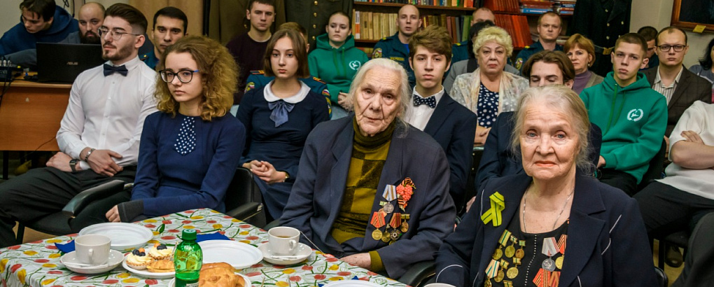 Всё это было, было в Ленинграде!