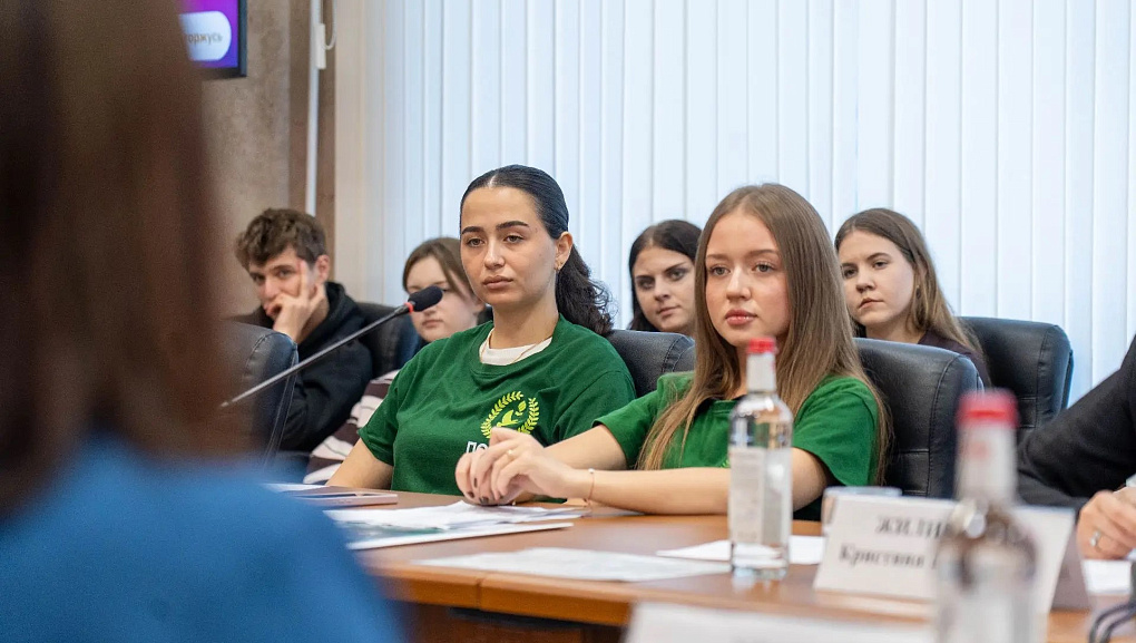 Герои рядом