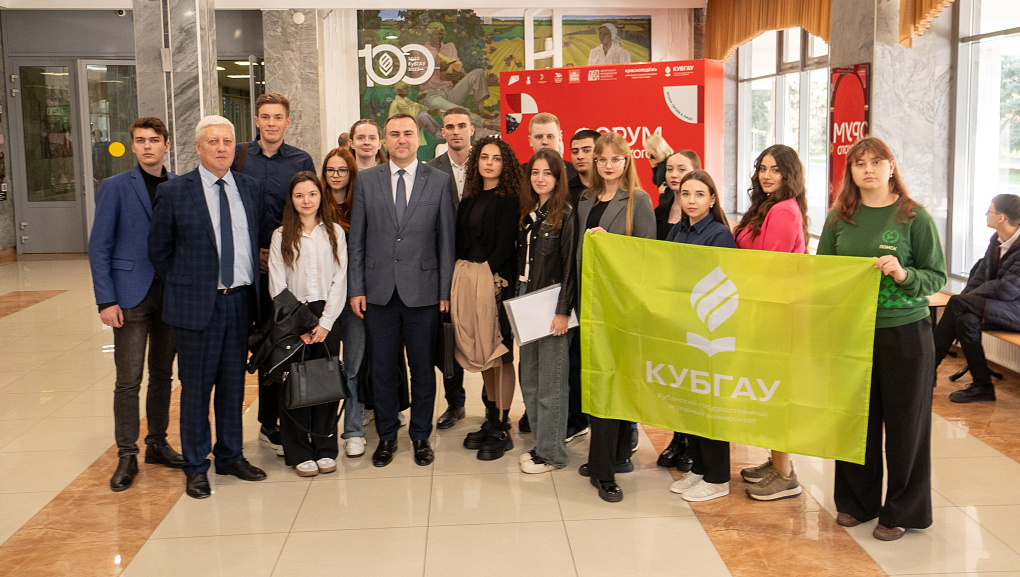 В КУБГАУ открылась патриотическая выставка 