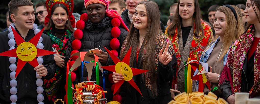 Пахнет солнцем и блинами – нынче Масленица с нами!